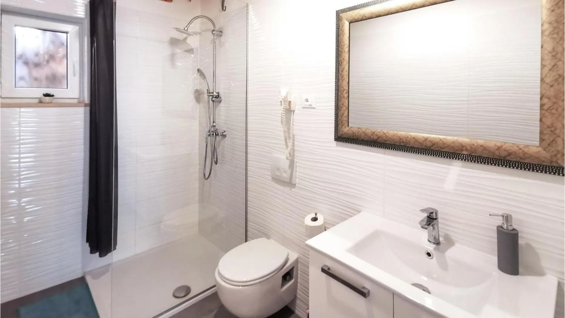 2 Bedroom Amazing Home In Moscenicka Draga 0*,